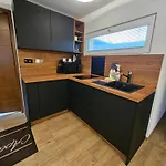 Lenka 104 Bešeňová