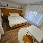Lenka 104 * Bešeňová