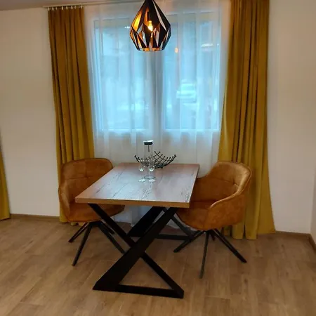 Lenka 104 *