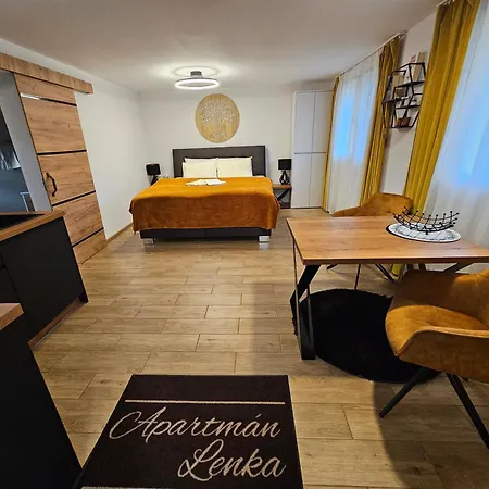 Lenka 104 * Bešeňová