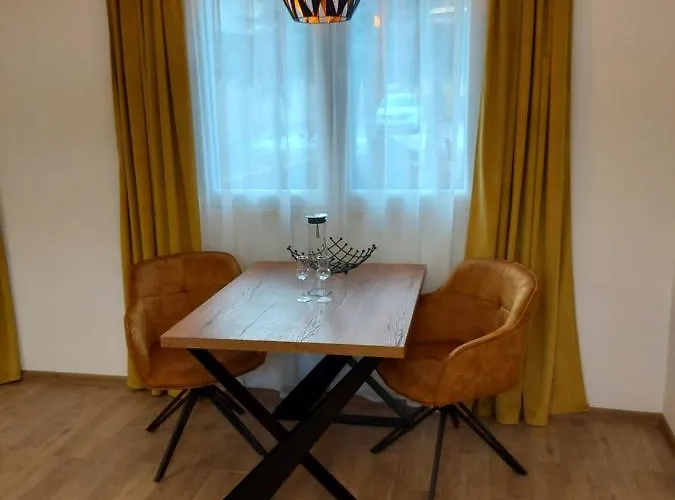 Lenka 104 *